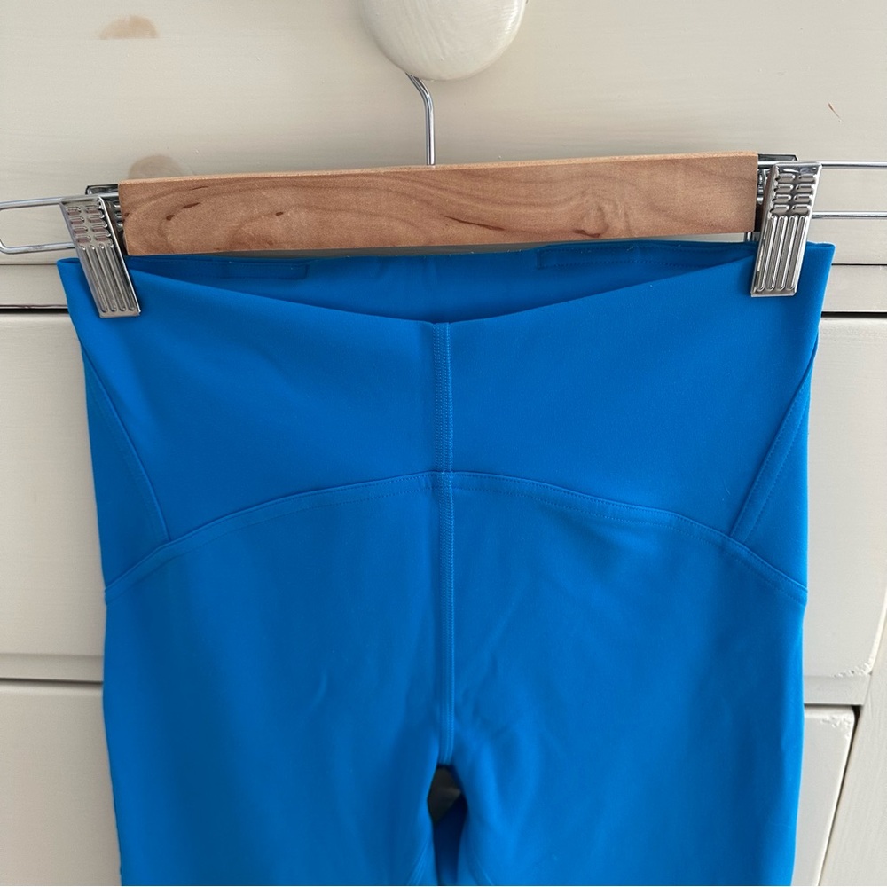 Lululemon InStill High-Rise Tight
28" - Poolside - Picture 4 of 7